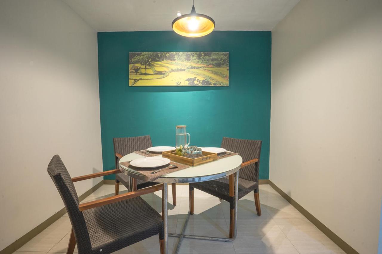 Life Puri Hotel Surabaya Gubeng Habitación foto