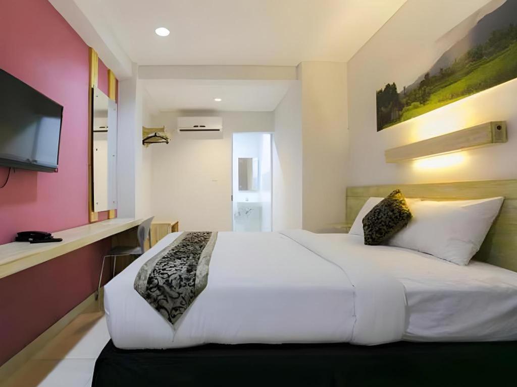 Life Puri Hotel Surabaya Gubeng Exterior foto