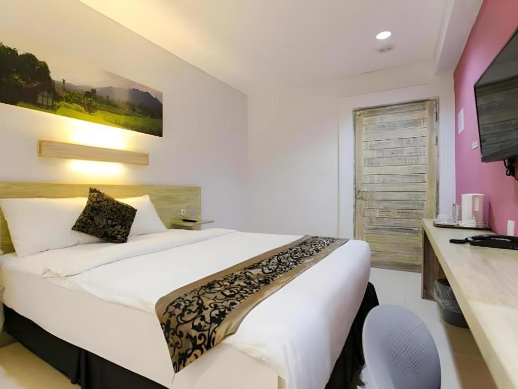 Life Puri Hotel Surabaya Gubeng Exterior foto