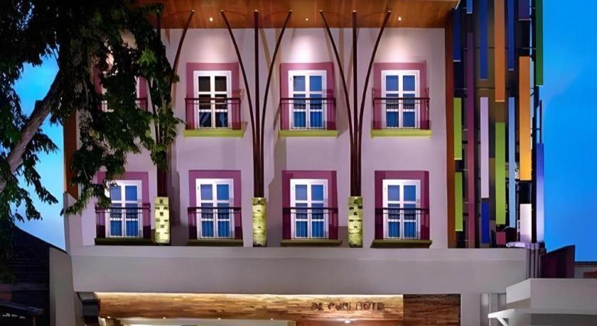 Life Puri Hotel Surabaya Gubeng Exterior foto