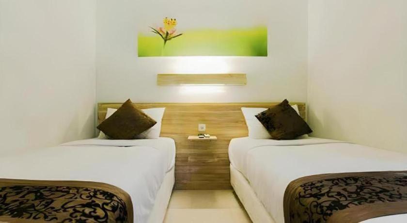 Life Puri Hotel Surabaya Gubeng Exterior foto